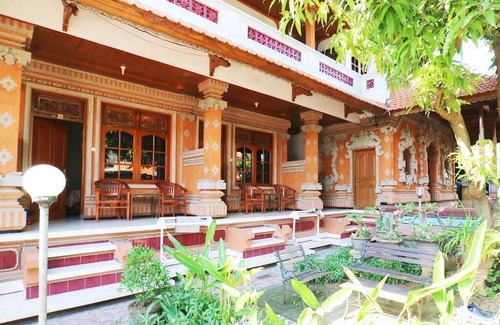 Downtown Kuta Hotel | OYO 2411 Taman Mekar Beach Inn 2