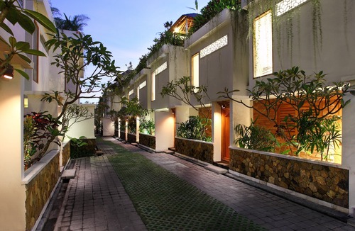 Petitenget Hotel | Villa Kayu Raja