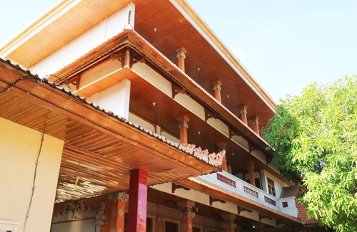 Downtown Kuta Hotel | OYO 2411 Taman Mekar Beach Inn 2