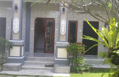 Batu Bolong Hotel | Meryta Guesthouse 2