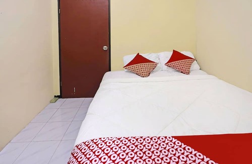 Lubuk Baja Hotel | Hotel O Kartika Guest House SyariahNearPantai Stres