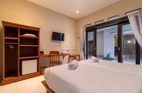Lovina House | Josh Guest House