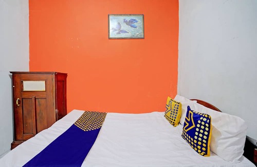 Jombang Hotel | OYO Life 92921 Omaya Kost Syariah