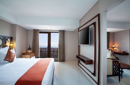 Tarogong Hotel | Alhambra Hotel & Convention, Bw Signature Collection