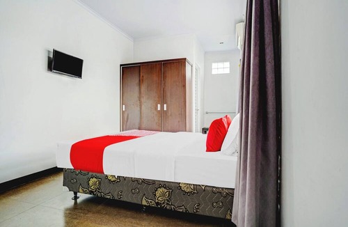 Soreang Hotel | OYO 90324 Si Jalak Guest House