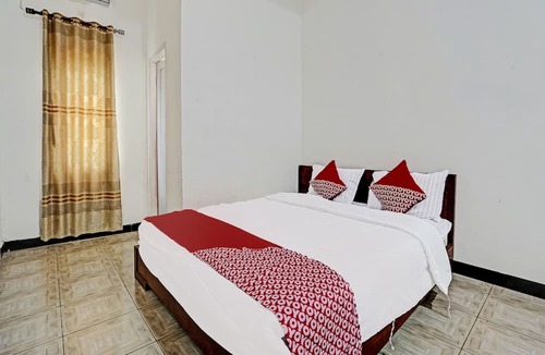 Sukarami Hotel | OYO 91872 Sweet 17 KostNearJatim Park Surabaya