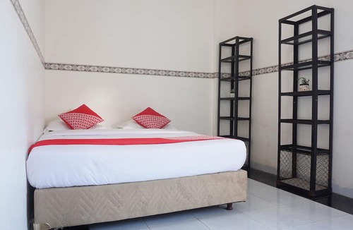 Watampone Hotel | Hotel O Wisma Amrach
