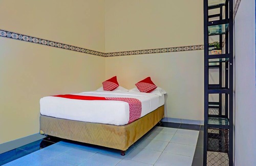 Watampone Hotel | Hotel O Wisma Amrach