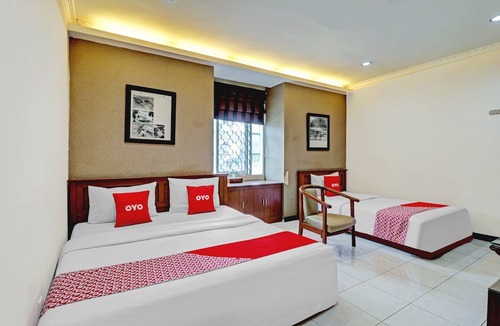 Malabar Hotel | OYO 90278 Hotel Sepuluh Buah Batu