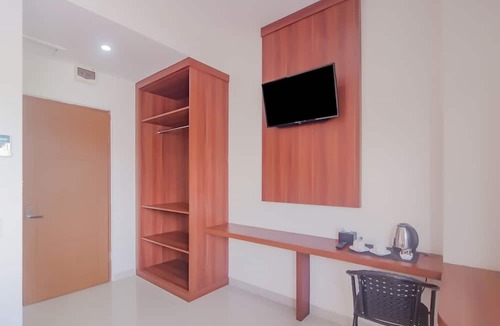 Manado City Centre Hotel | OYO 90312 Bahu Bay Hotel