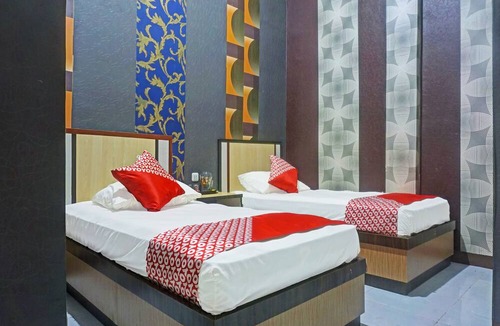Jeneponto Hotel | Collection O 91488 Hotel Lingkarsut Jeneponto Near Patung kuda, Jeneponto