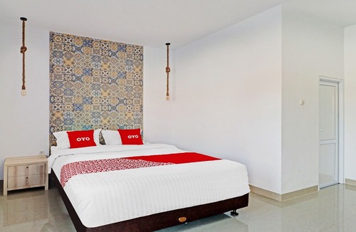 Karawang Hotel | OYO 90510 Sand's Residence