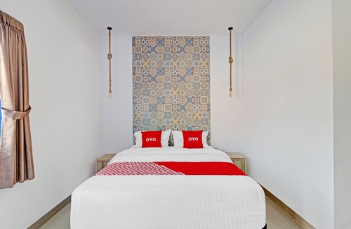 Karawang Hotel | OYO 90510 Sand's Residence