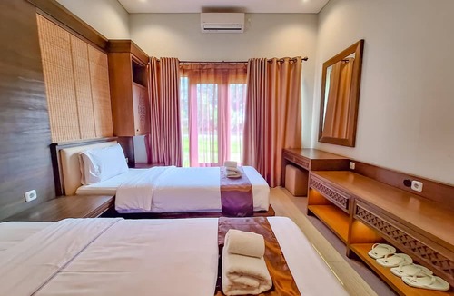 Mlonggo Hotel | Sekuro Village Beach Resort