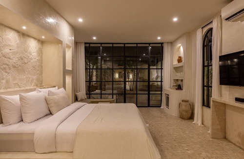 Umalas Villa | Luxe & Unique Honeymoon Bocami Suites-1 By OriVista