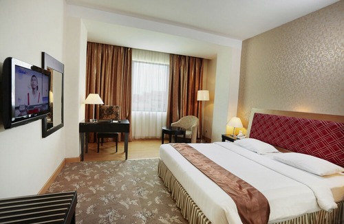 Padang Hotel | Rocky Plaza Hotel Padang