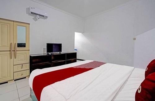Pameungpeuk Hotel | OYO 91334 Permata Papua Guest House