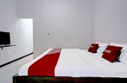 Pameungpeuk Hotel | OYO 91334 Permata Papua Guest House