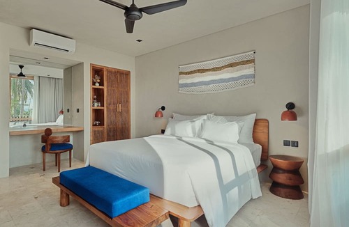 Selong Belanak Hotel | Boni Beach Hotel & Restaurant