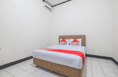 Biringkanya Hotel | OYO 2703 Hotel Transit 1