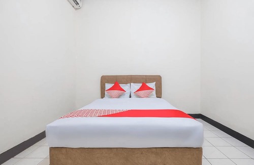Biringkanya Hotel | OYO 2703 Hotel Transit 1