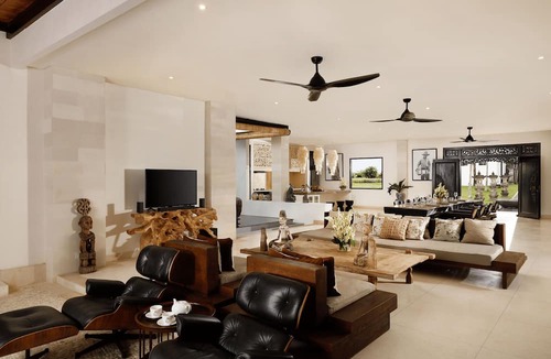 Kerambitan Villa | Black Beach Villa - Absolute Beachfront