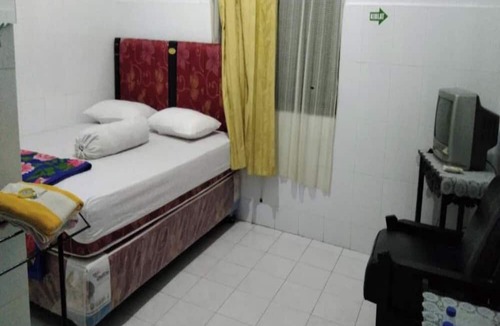 Parepare Hotel | EXPRESS O 91176 Hotel Puri Gandaria