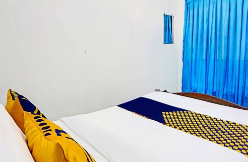 Pandaan Hotel | OYO Life 91896 Kost Bu Dewi Syariah
