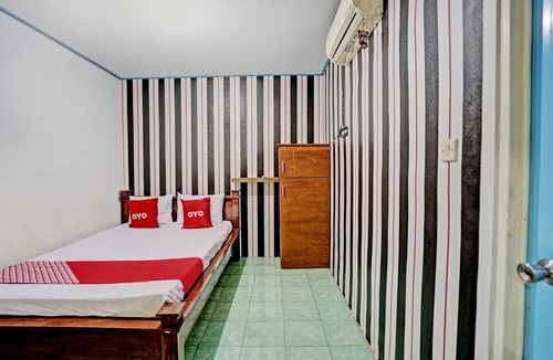 Kalipuro Hotel | OYO 92816 Ana Homestay