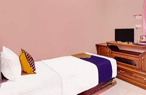 Purwokerto Hotel | SPOT ON 91932 Guest House Mustika Syariah Near alun alun kota purwokerto