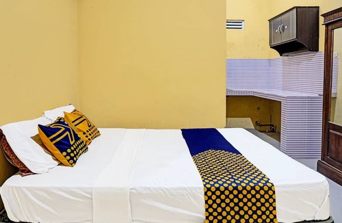 Pandaan Hotel | SPOT ON 91756 Alif House Syariah