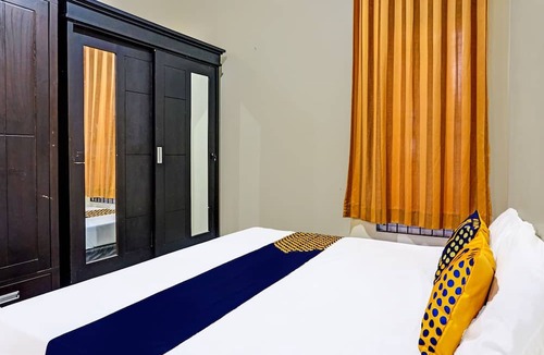 Pandaan Hotel | SPOT ON 91756 Alif House Syariah