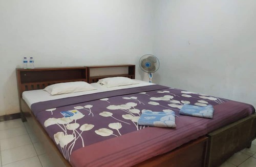 Sukabumi Hotel | Hotel O Penginapan Putri Asih Sawarna