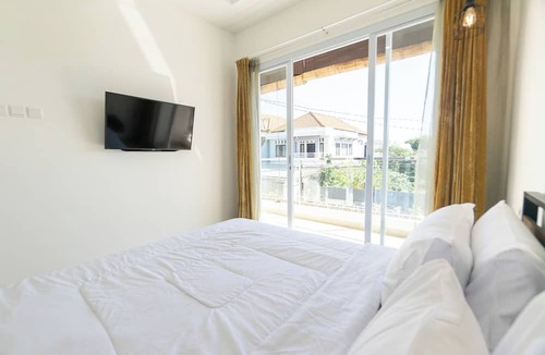 Sunset Road Villa | Villa Berlian