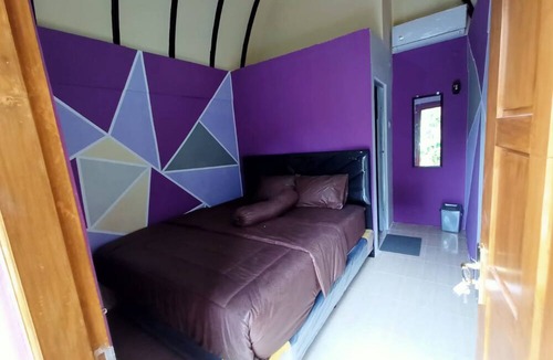 Kebumen Hotel | Bungalow Ungu Kebumen