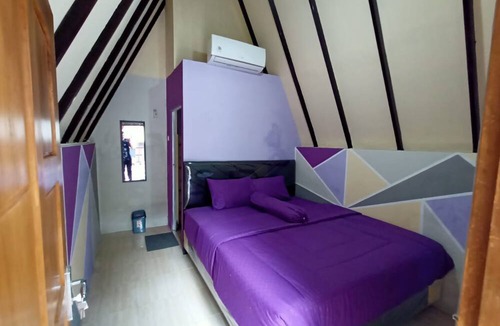 Kebumen Hotel | Bungalow Ungu Kebumen