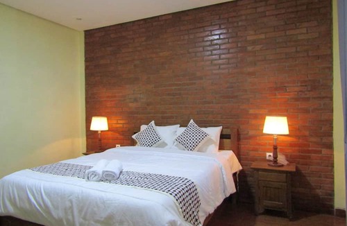 Borobudur House | Nia Maretta House Syariah
