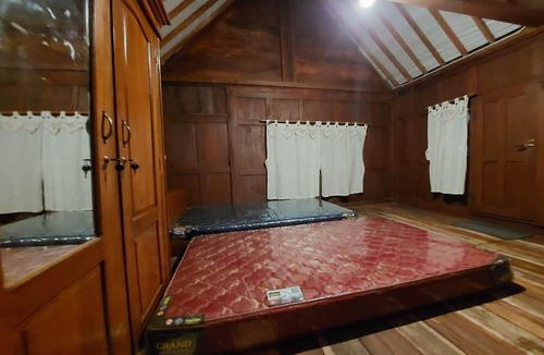 Bangunjiwo House | Mbok Niem Cafe and Cottage