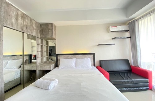 Hegarmanah Apartment | Bright Studio Room at Beverly Dago Apartment
