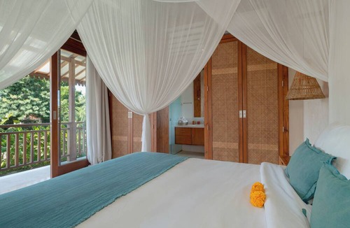 Kerobokan Villa | Villa Aloui by Villa Finder