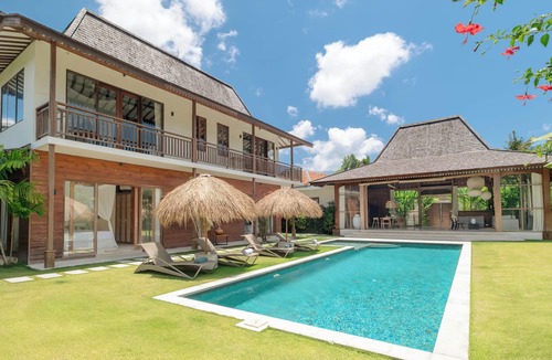 Kerobokan Villa | Villa Aloui by Villa Finder