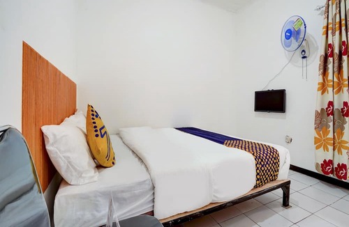 Bandung Hotel | Spot ON 90200 Pondok Sabaraya Cileunyi Syariah