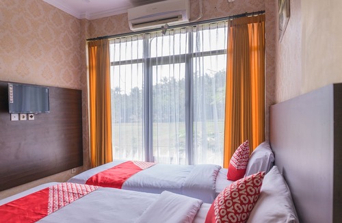 Cijulang Hotel | OYO 812 Hotel Tirta Bahari