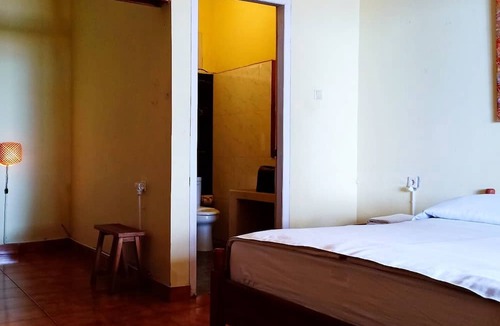 Pelabuhan Ratu Bed & Breakfast | Bunga Ayu Seaside Resort