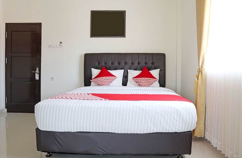 Padang Hotel | OYO 1326 Mahakam Guest House