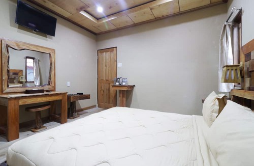 Berastagi Hotel | Alloyna Country Cottage