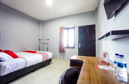Manado City Centre Hotel | OYO 1680 Hanna Residence