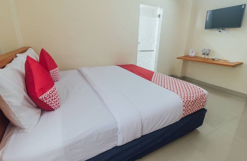 Ambon Hotel | OYO 1448 Mangga Dua Guest House