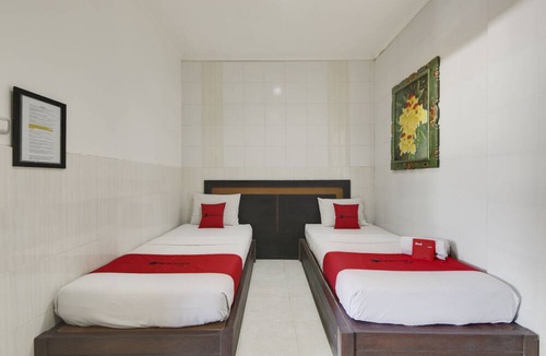 Denpasar Barat Hotel | RedDoorz near Stadion Kompyang Sujana Bali