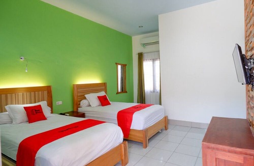 Palu House | RedDoorz near Taman Makam Pahlawan Tatura